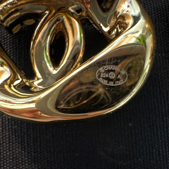 CHANEL 24A CHUNKY CC GOLD CRYSTAL & PEARL EARRINGS - Picture 6 of 7